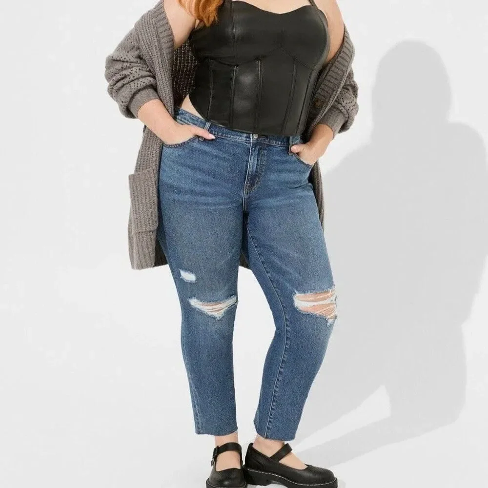 TORRID Sz 3 (22-24) Goth Punk Biker Cowgirl Black Faux Leather Corset Crop Top